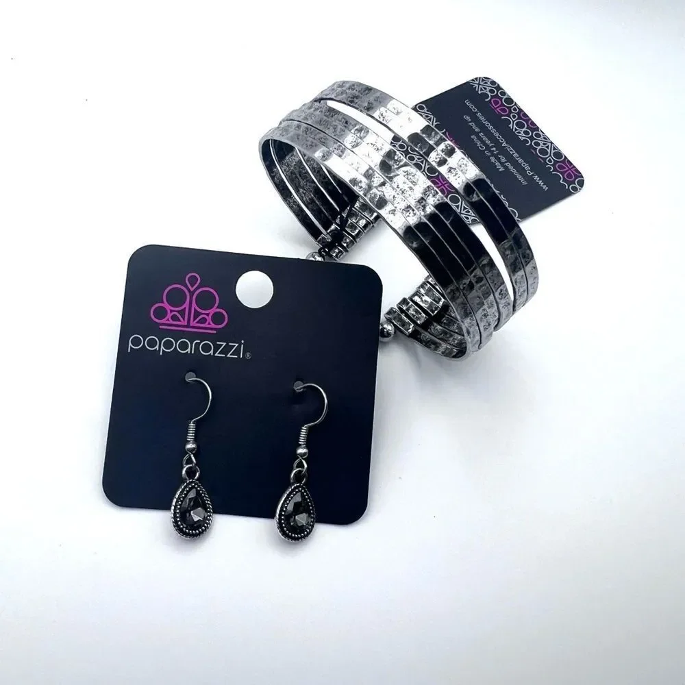 5/$25 Paparazzi Silver Teardrop Earrings